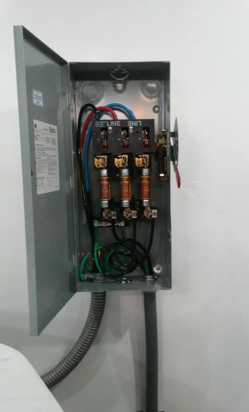 Three-phase disconnect switch installed for Smoke Detector Installation in Hattiesburg